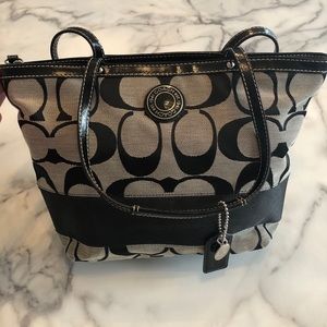 Coach medium tote bag